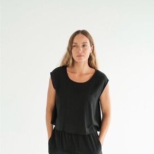 Carly Jean Los Angeles Black Isla Linen Blouse